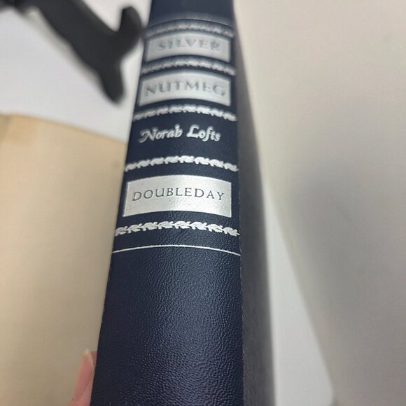 Vintage Book 1947 - Silver Nutmeg - by Norah Lofts - Picture 12 of 15